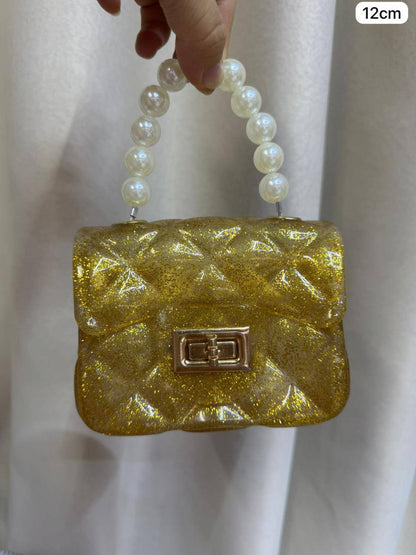 🍒 Fashion mini bag
Size : 12 * 9 cm
20 dhs✅

Zain115
♥️♥️♥️