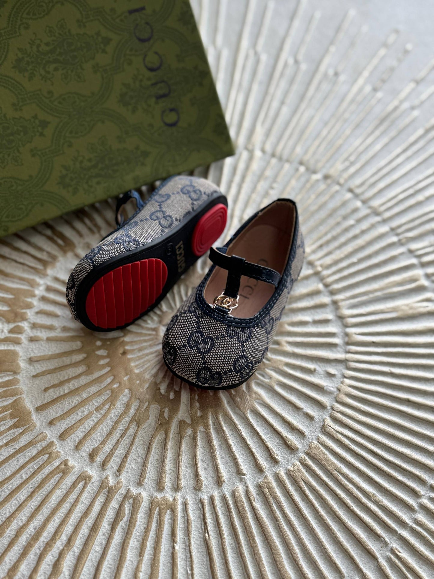 New collection{}
Brand:Gucci
 Super master quality 😍
Size:21To28
250 dhs🪙🌨️

Zain261
♥️♥️♥️