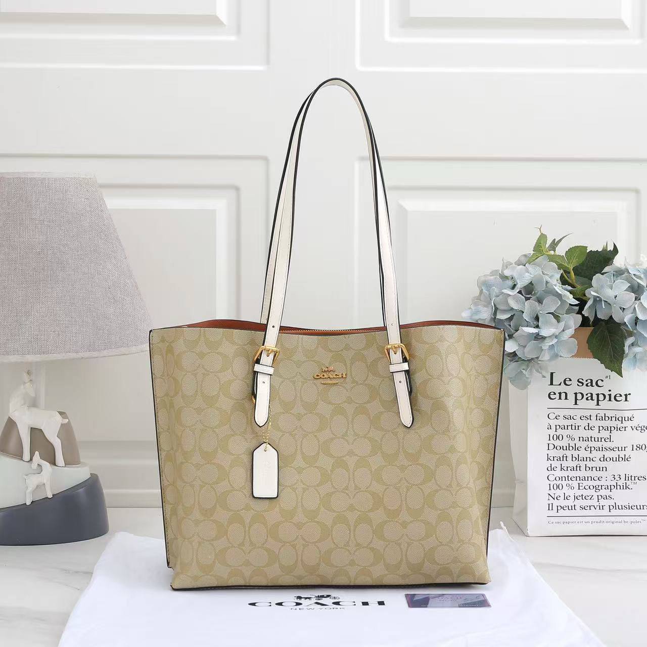 Coach
40  * 34 * 18 cm
120 dhs✅

Zain17
♥️♥️♥️