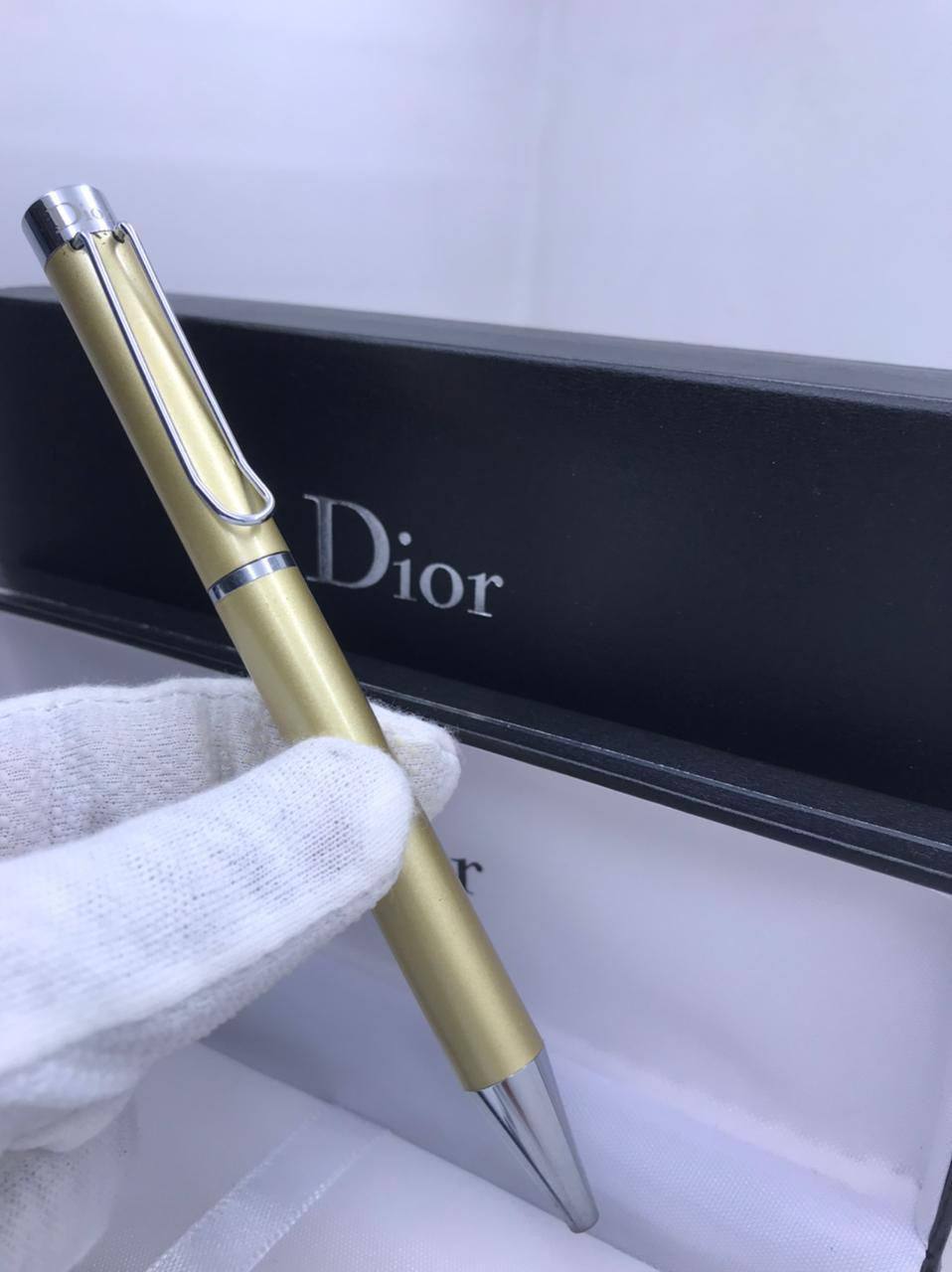 Dior Pen
55 dhs✅

Zain182
♥️♥️♥️