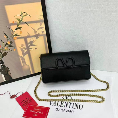 VALENTINO 

NEW CANE 
GOOD QUALITY 

SMALL SIZE 
WITH BOX 

110 dhs🇦🇪🇦🇪
Zain295
♥️♥️♥️
