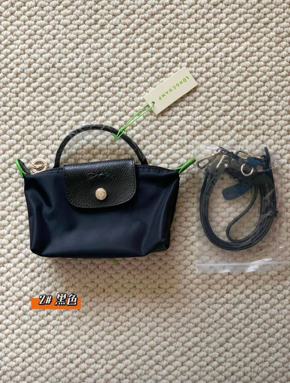 Long Champ
50 dhs🇦🇪🇦🇪
size 20cm

Zain41
♥️♥️♥️
