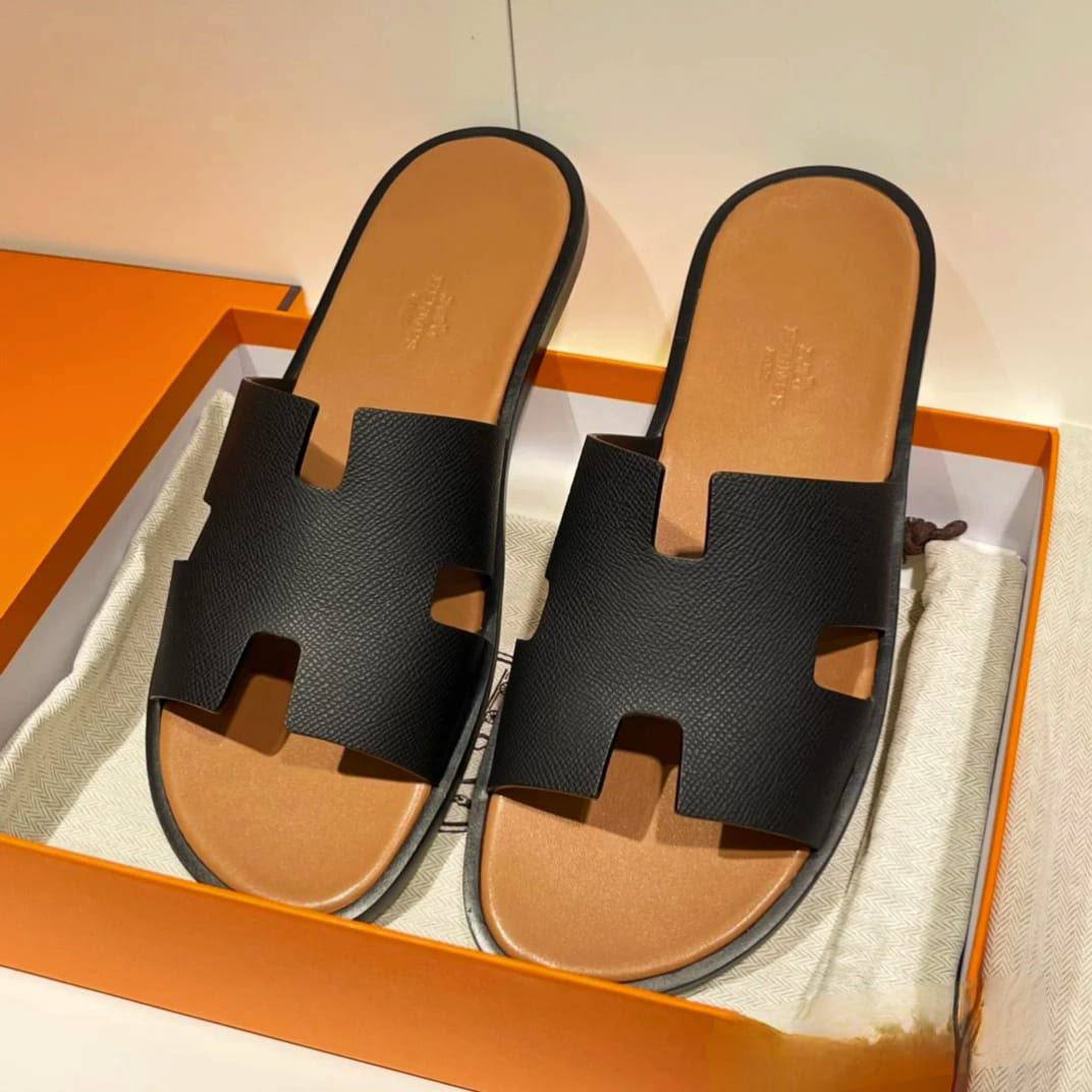 NEW CAME 
HERMES SLIPPER
GOOD QUALITY
100 dhs✅
40 TO 45

Zain40
♥️♥️♥️