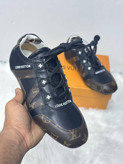 LV 
Size 36 to 41
140 dhs🪙💚

Zain21
♥️♥️♥️