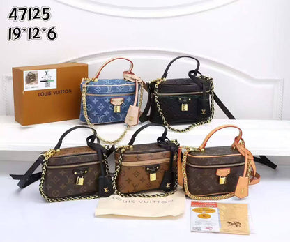 LV 
19cm 
with box 
110 dhs🇦🇪🇦🇪

Zain168
♥️♥️♥️