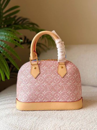 🌿💗*Louis Vuitton*😍🍃
    
            🍂 🩵🤍 🍂
For Price 👇 WhatsApp✅
0568585901 
0507557372
0552275751 Owner Zain 👌

Zain246
♥️♥️♥️
