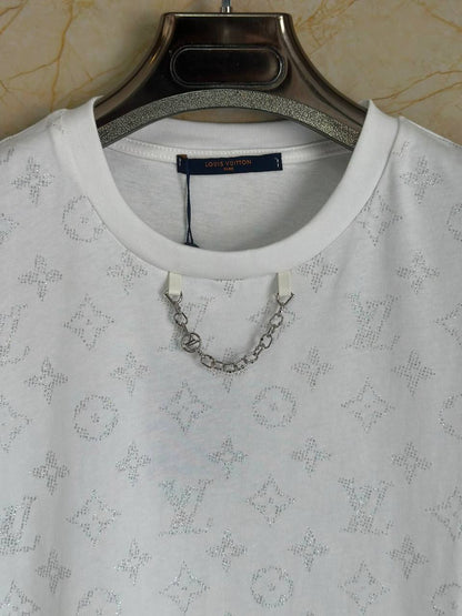 LV
Women’s Tshirt 
Master Quality 
SML
250 dhs🇦🇪🇦🇪

Zain176
♥️♥️♥️