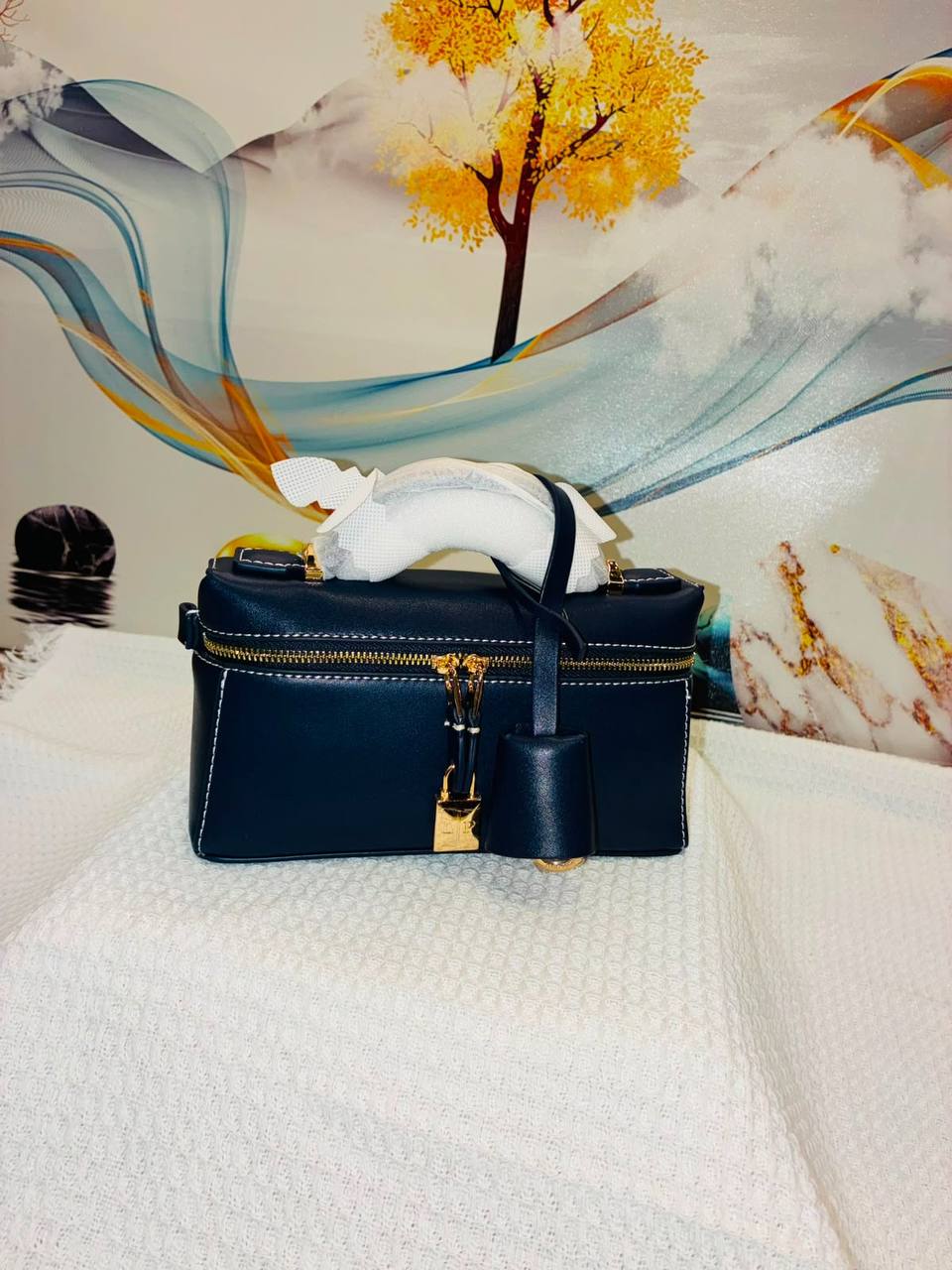 LORO PIANA
Best quality 
95 dhs✅
size19CM

Zain290
♥️♥️♥️