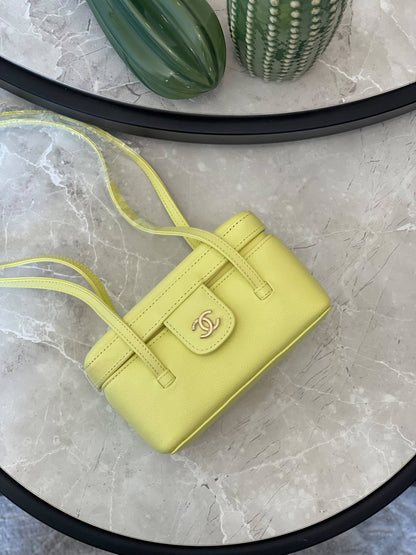 Chanel  ✨💥
Available original box 📦 
With full packing 🎀🎀
Super high quality 💥💥

For Price 👇 WhatsApp✅
0568585901 
0507557372
0552275751 Owner Zain 👌

Zain283
♥️♥️♥️