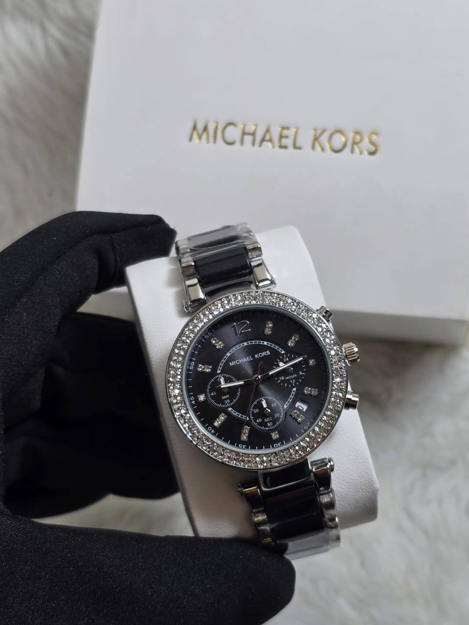 Rolex
Aigner
MK
55 dhs🪙💚

Zain29
♥️♥️♥️