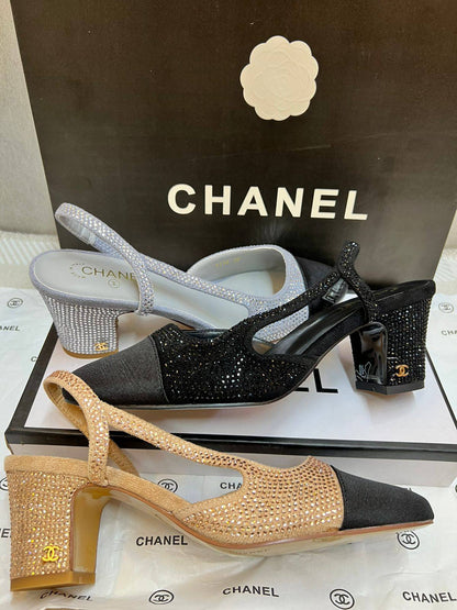 CHANEL WOMEN SHOES 
SIZE 36-41 
150 dhs🪙🌨️
               GOOD QUALITY 😍

Zain88
♥️♥️♥️