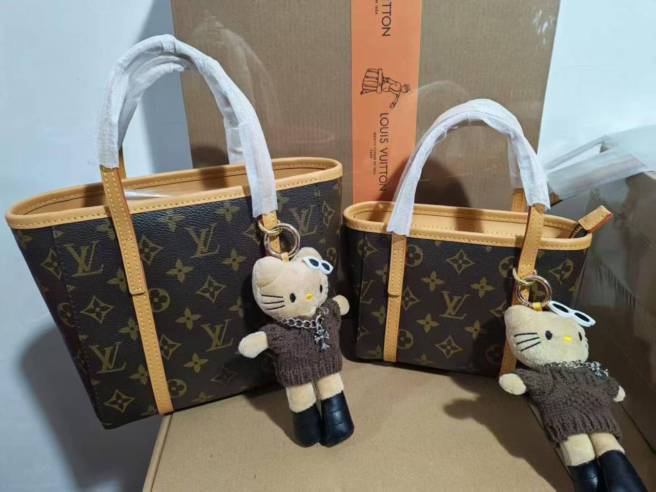 LV
Master
big 250 dhs✅
Small 240 DHS✅💕💕🥳

Zain228
♥️♥️♥️