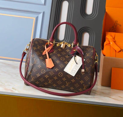 LOUIS VUITTON 

COPY ONE 

NEW DESIGN 

220 DHS🇦🇪🇦🇪🇦🇪

Zain295
♥️♥️♥️