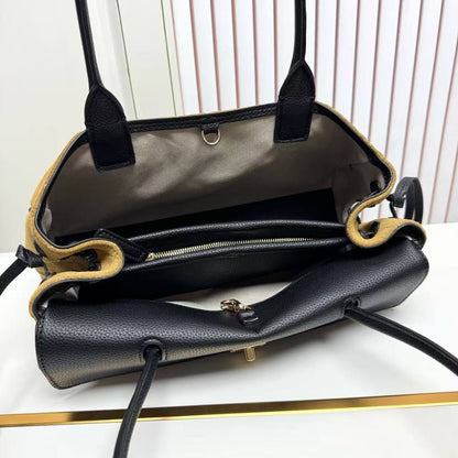 CHANEL 
MASTER QUALITY
325 dhs🇦🇪🇦🇪

Zain39
♥️♥️♥️