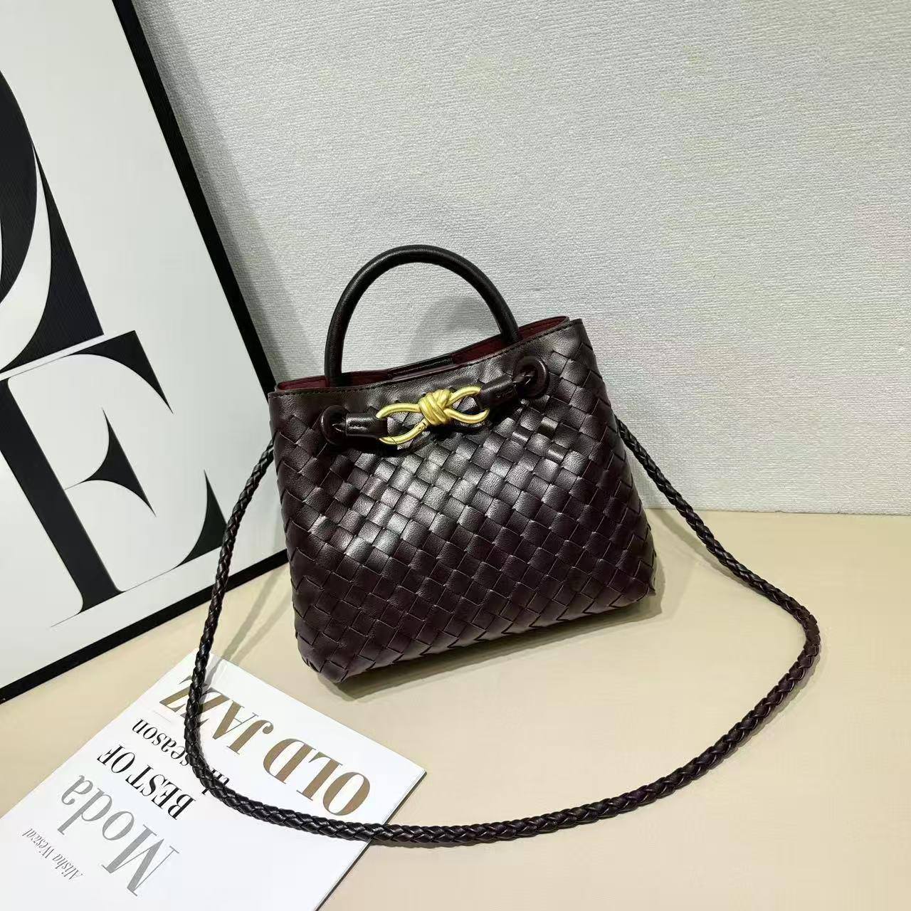 Bottega

withbox 
🎁🎁🎁
105 dhs🪙💕

Zain143
♥️♥️♥️