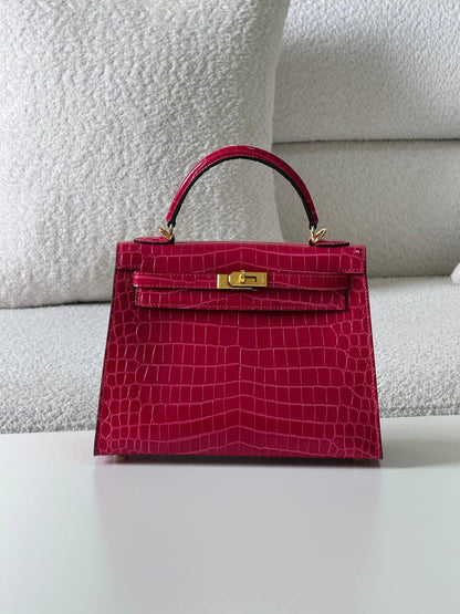 Hermes kelly croc 25cm💕master quality😍with box❤️
750 dhs🪙💕

Zain52
♥️♥️♥️