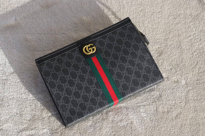 Men's Clutch
90 dhs💓
With Box

Zain33
♥️♥️♥️