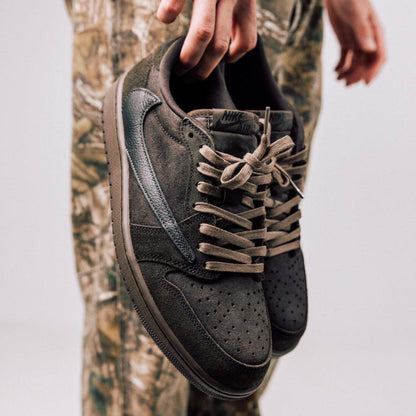 Jordan x Travis Scott Air Jordan 1 Low OG "Velvet Brown" 🤎
36-45 AVAILABLE🤩
240 dhs🗽

Zain242
♥️♥️♥️