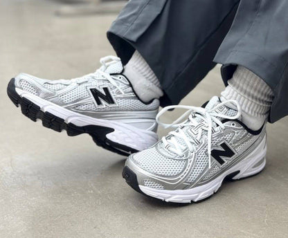 New Balance 740 ‘White/Silver Metallic/Navy’
210 dhs🇦🇪🇦🇪

Zain242
♥️♥️♥️