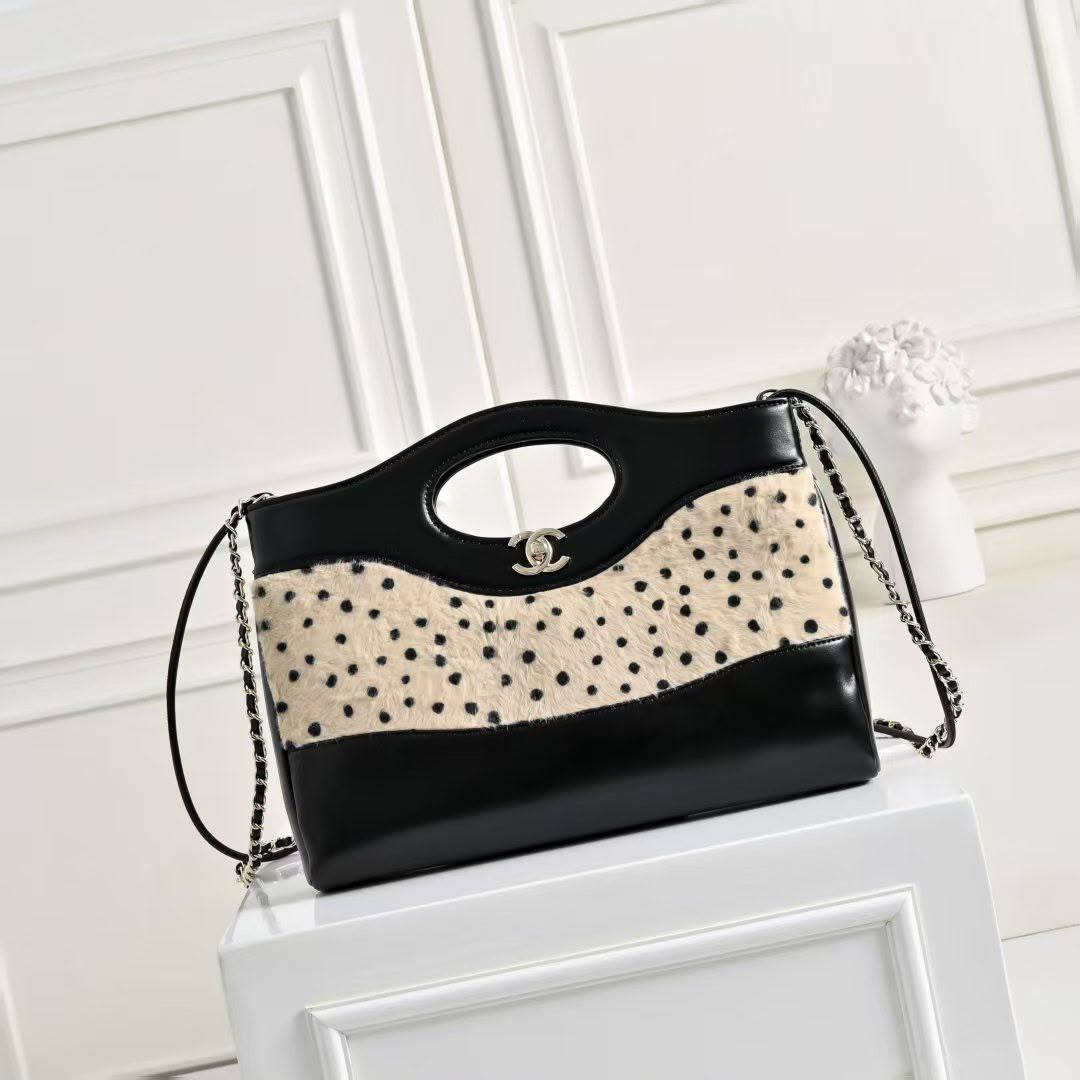 Chanel 

new arrival 

260 dhs🇦🇪🇦🇪

32c m❤️❤️🙋‍♂️
Zain228
♥️♥️♥️