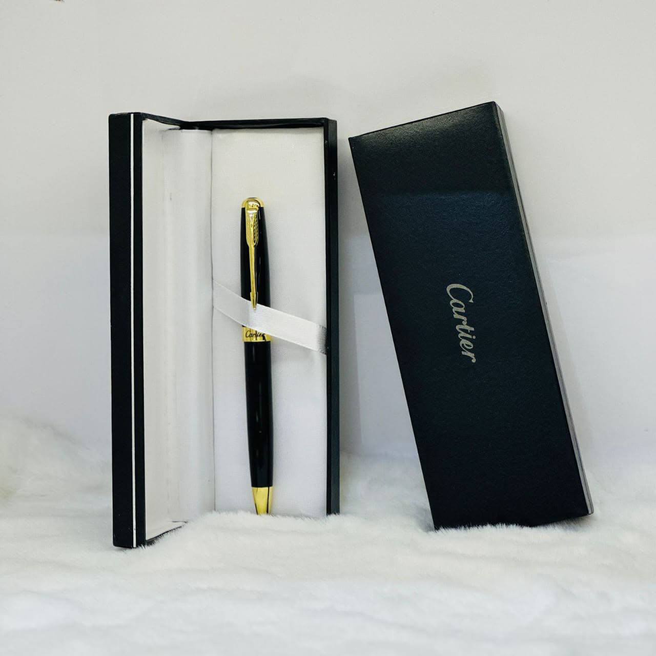 NEW CAME 
PEN
GOOD QUALITY👌
35 dhs💓
WITHBOX

Zain40
♥️♥️♥️