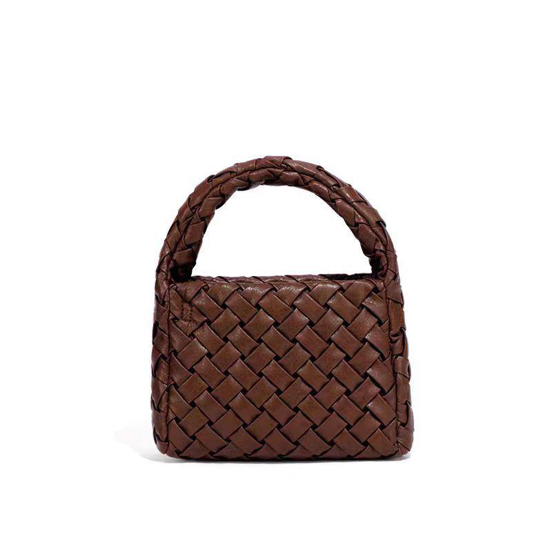 Bottega

95 dhs✅

with box
🎁🎁🎁

Zain42
♥️♥️♥️