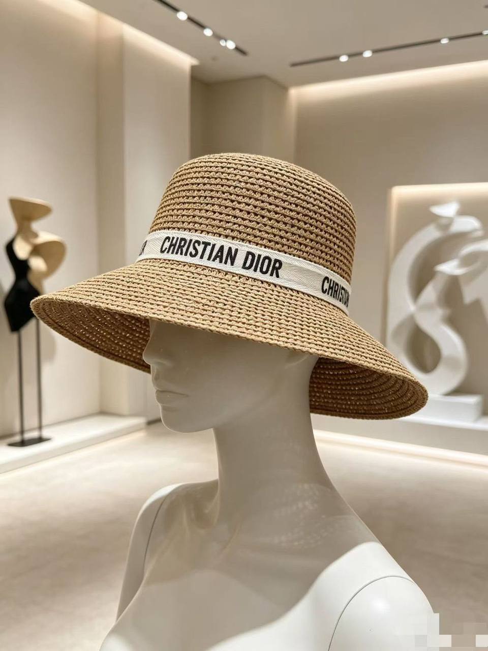 Master HAT
230 dhs💓

Zain261
♥️♥️♥️