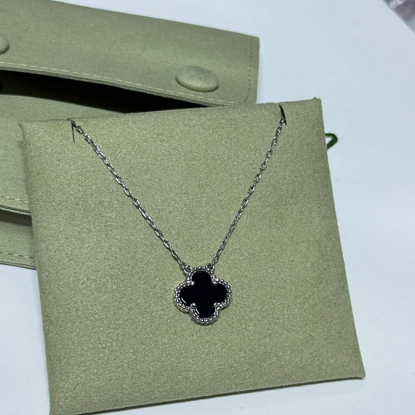 VCA
NECKLACE 
40 dhs🌺

Zain263
♥️♥️♥️