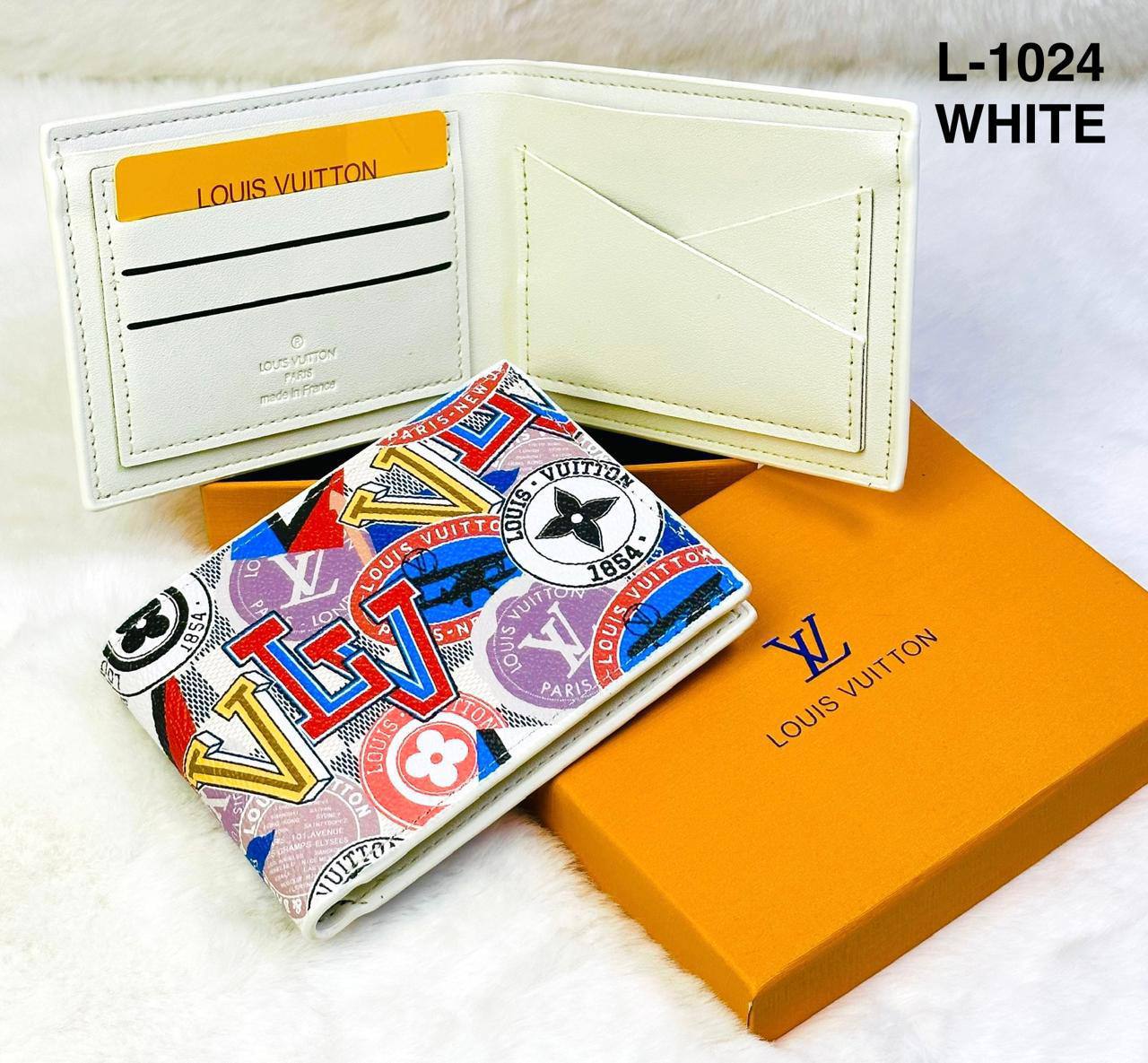 Wallets
good quality
60 dhs✅

Zain182
♥️♥️♥️