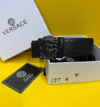 Loewe Belt

With box 
🎁🎁🎁

40 dhs🪙💕

Zain93
♥️♥️♥️