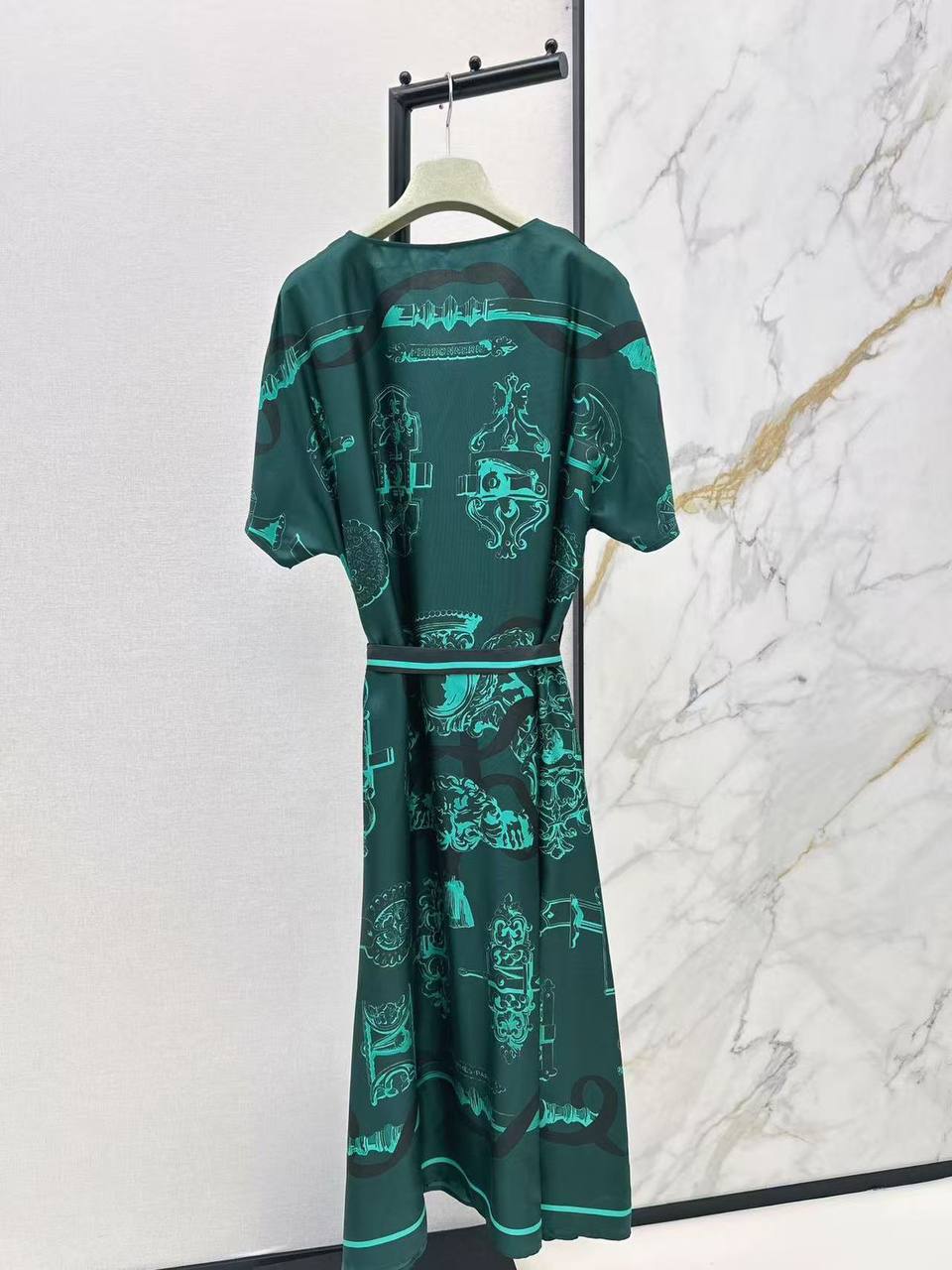 ✨❤️‍🔥HERMES new❤️‍🔥✨
✨VIP QUALITY ✨
        💯 silk😍
Size :36-38-40-42
950 dhs✅

Zain287
♥️♥️♥️