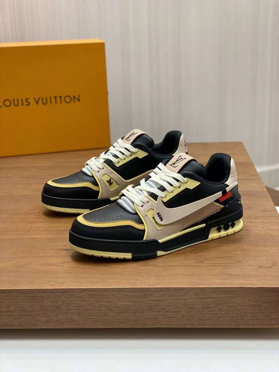 170LV
High Quality
170 dhs✅
Size 39 to 45 

Zain183
♥️♥️♥️