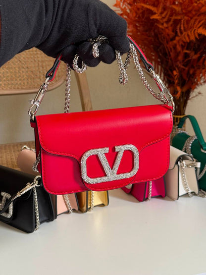 VALENTINO
20cm
310 dhs🇦🇪🇦🇪
Top quality 
With box🎁

Zain167
♥️♥️♥️