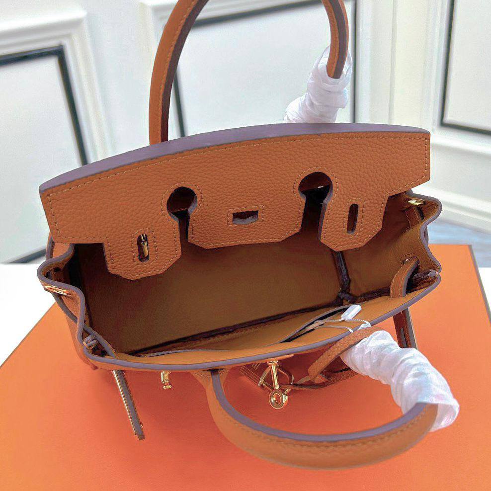HERMES BIRKIN 
30CM NEW CAME 

GOOD QUALITY 

115 dhs🪙🖤
30CM

Zain39
♥️♥️♥️