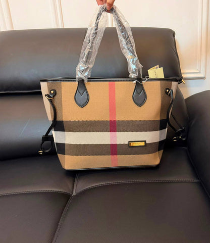 Burberry
100 dhs✅
size 46×16×29cm

Zain42
♥️♥️♥️
