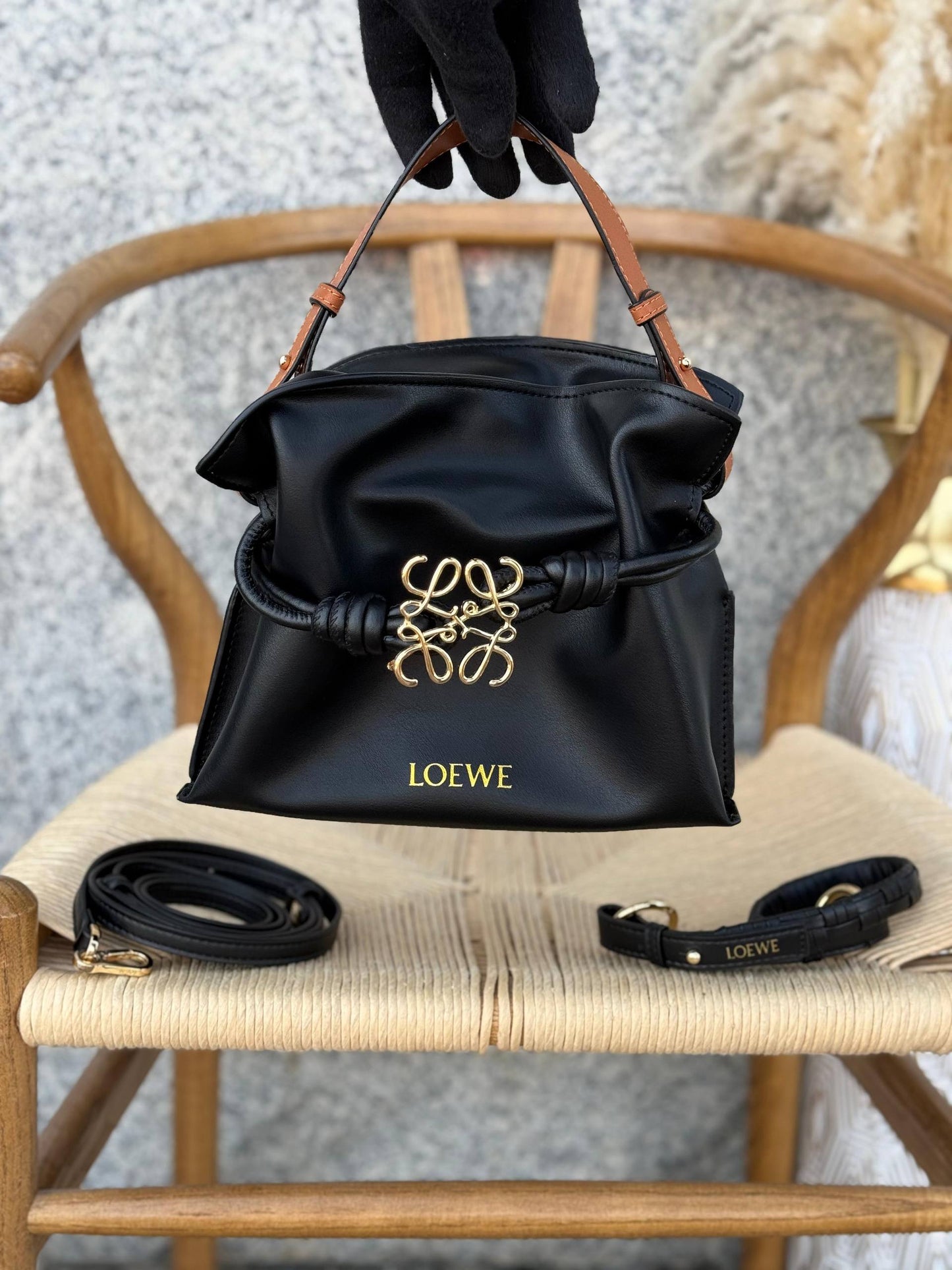 New collection✨✨✨
LOEWE
 23cm
350 dhs🪙🌨️
Top quality 
With box🎁

Zain167
♥️♥️♥️
