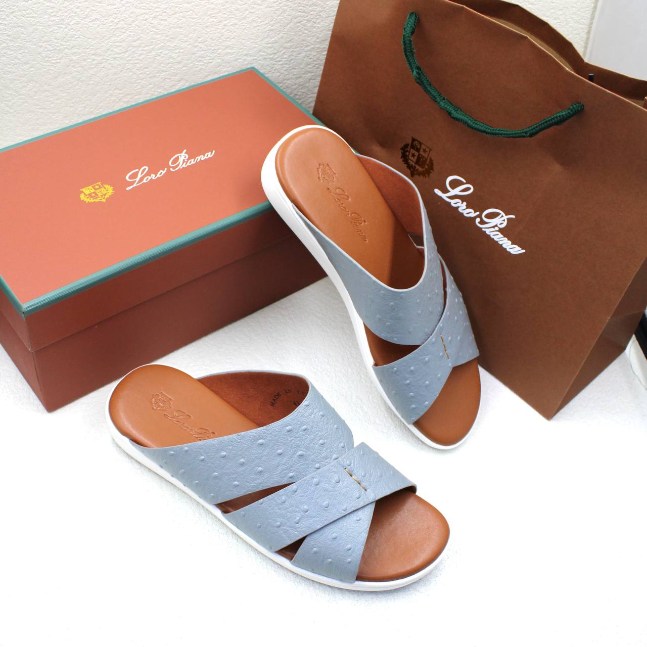 LORO PIANA SANDAL MEN 
SIZE 39 TO 46

180 dhs🪙🌺

Zain58
♥️♥️♥️