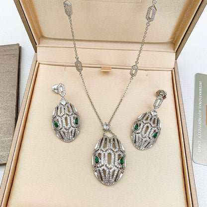 BVLGARI SET
MASTER ✨💫
NECKLACE EARRINGS
170 DHS❣️
WITH SAME BOX AND PAPER BAG 🎁
210 dhs❣️ 🛍️🎁

Zain89
♥️♥️♥️