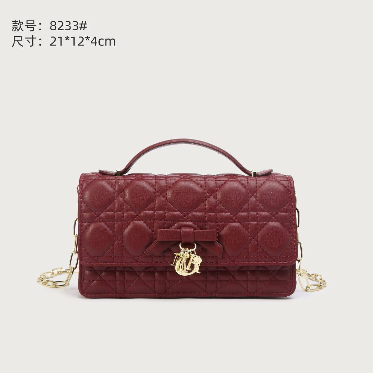 Dior  
120 dhs💓
with box 
🎁🎁🎁

Good quality 

Zain253
♥️♥️♥️