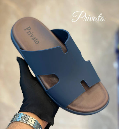 Privato slippers for men soft quality  with box and paper bag size available (40to46) 6to12) 
170 dhs🗽

Zain59
♥️♥️♥️
