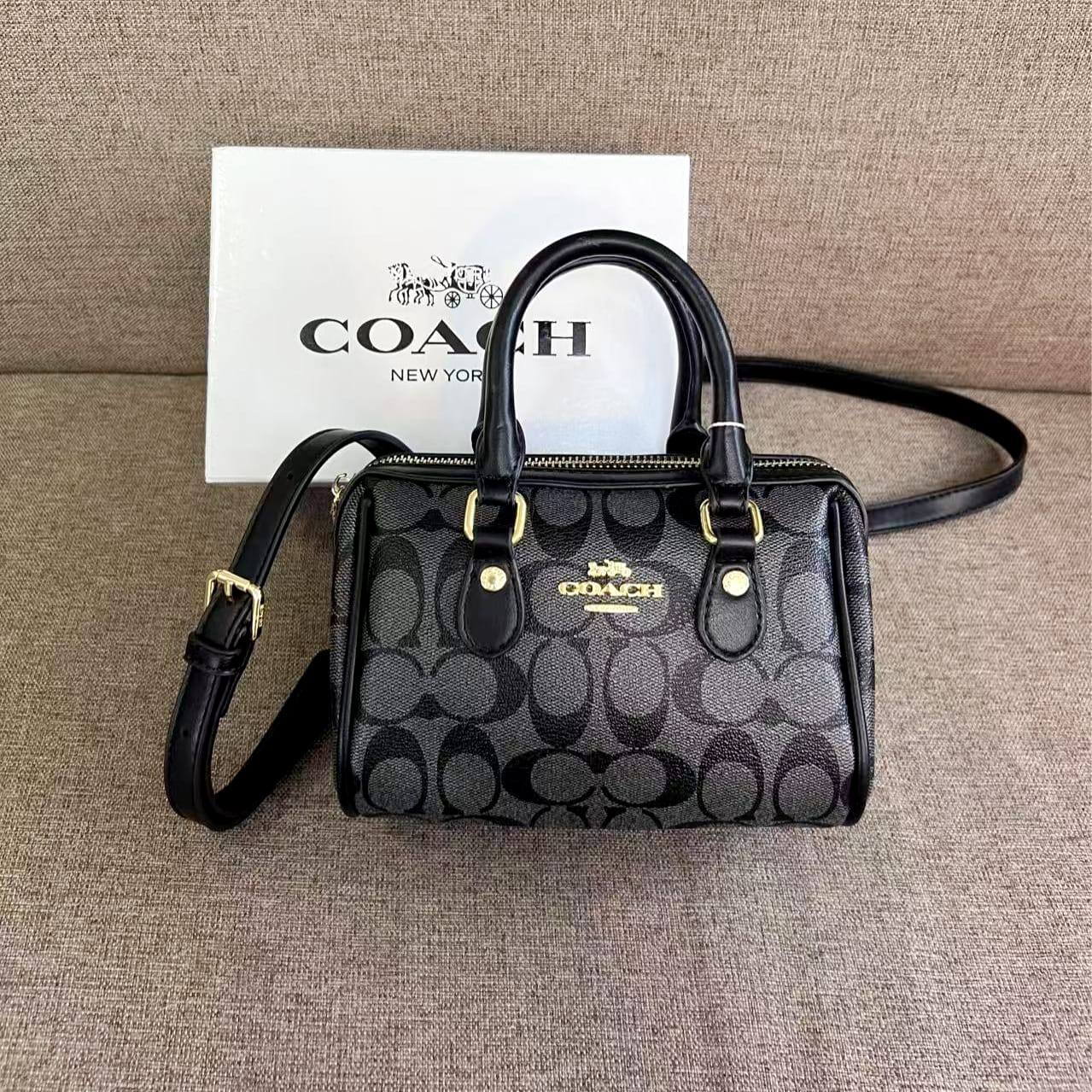Coach

85 dhs❣️ 

high quality 

with box
🎁🎁🎁

Zain26
♥️♥️♥️