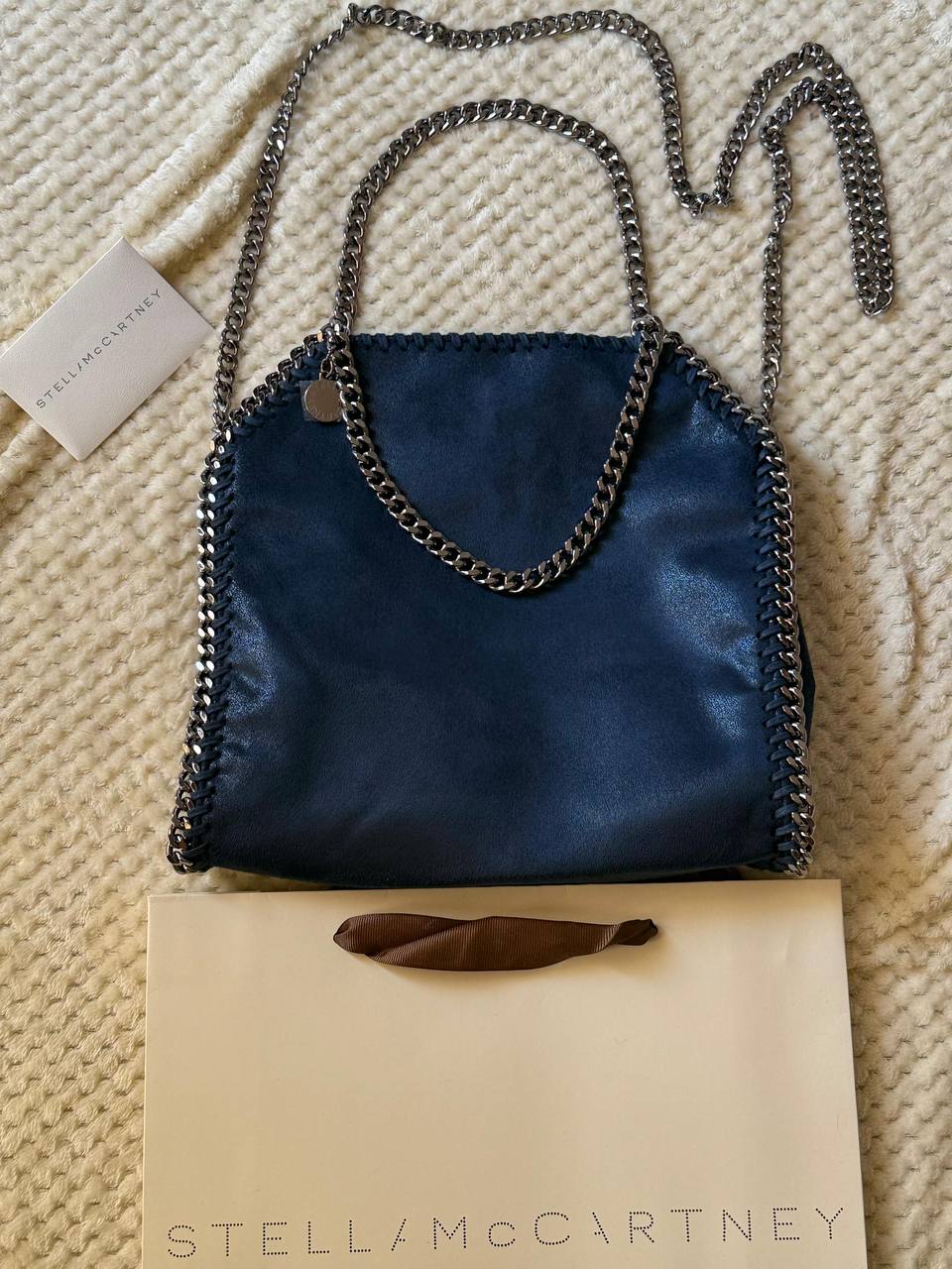 STELLA McCARTNEY
25cm
350 dhs🪙🌨️
Top quality

Zain167
♥️♥️♥️