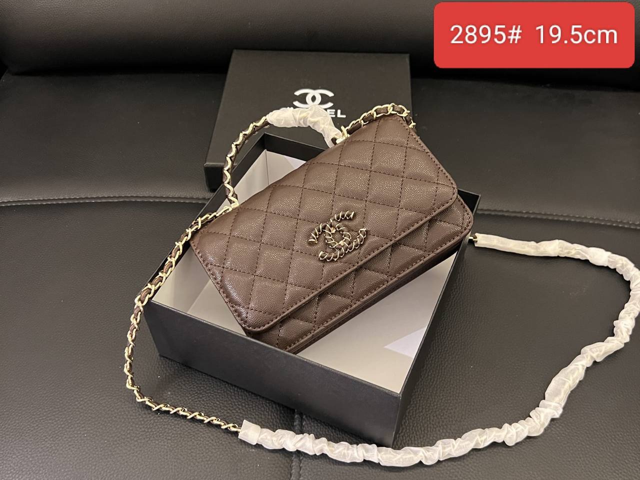 Chanel
100 dhs🇦🇪🇦🇪 
with box high quality20cm

Zain26
♥️♥️♥️