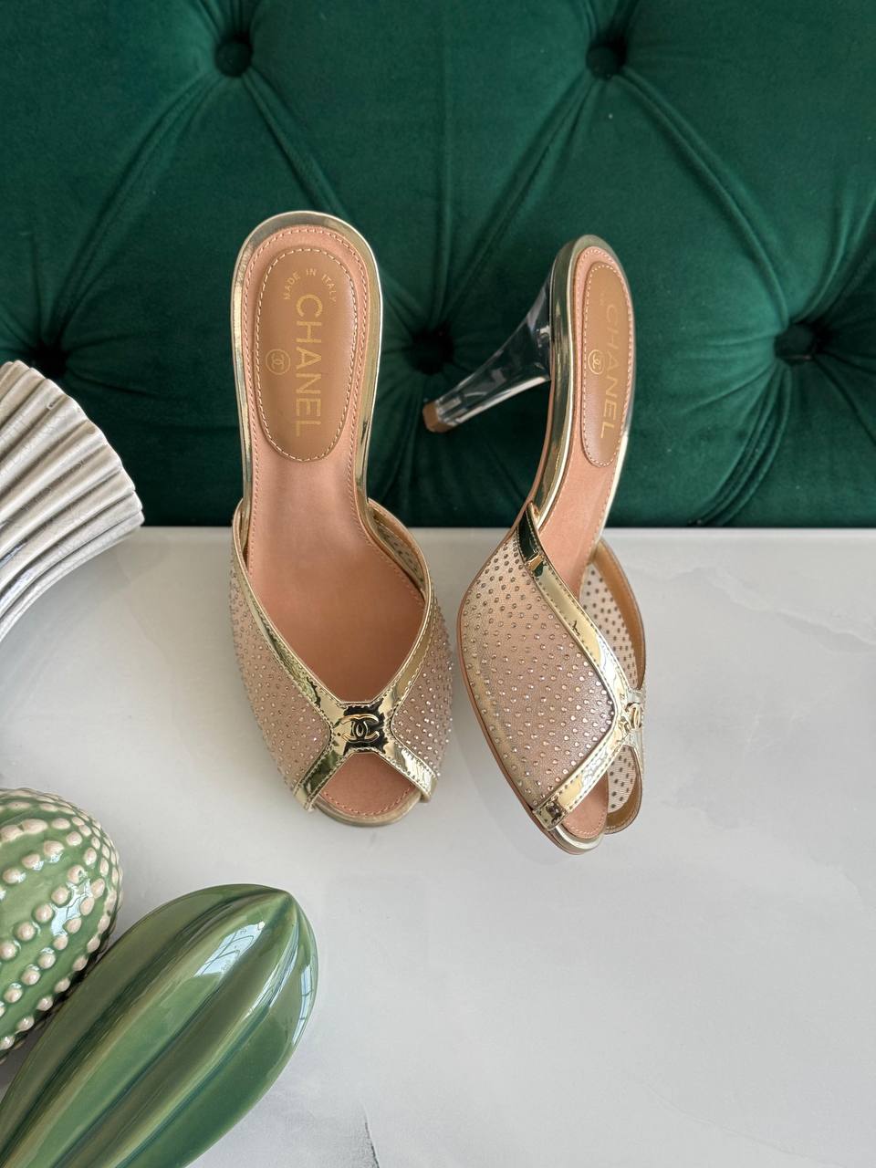Chanel
*Super master quality*
*Size:36 to 41*
450 dhs🇦🇪

Zain113
♥️♥️♥️