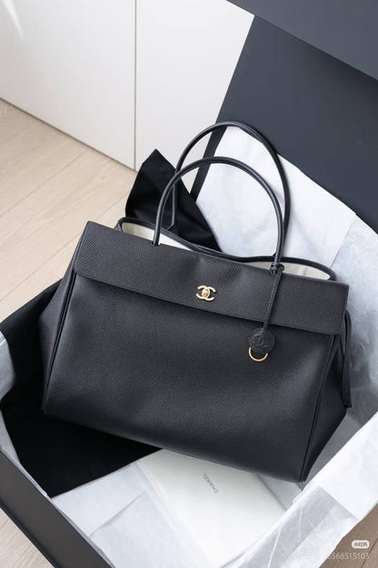 Chanel
Master🌺🌺
450 dhs✅

Zain10
♥️♥️♥️