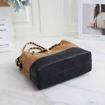 Chanel
100 dhs❣️
SIZE:23/8/18

with box
🎁🎁🎁

Zain07
♥️♥️♥️
