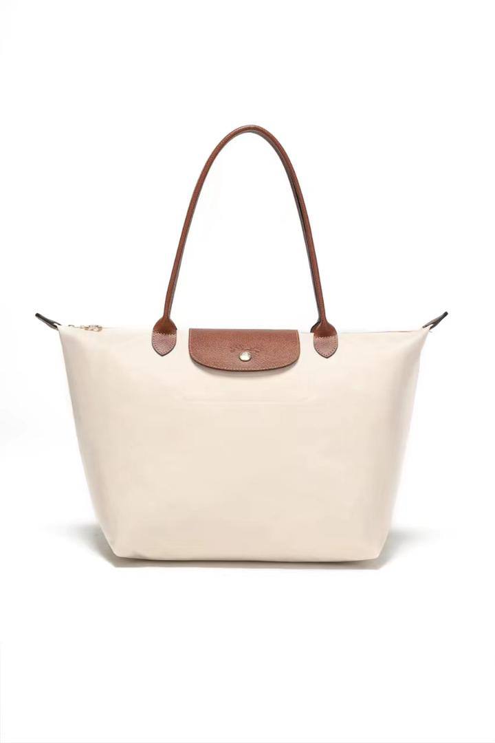 Longchamp
BIG
70 dhs❣️
size 46×19×30cm
Medium
60 dhs❣️
size 36×24×14cm
SMALL
50 dhs❣️
size 20×8.5×14cm

Zain41
♥️♥️♥️