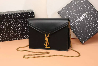 YSL 
GOOD QUALITY 
WITH BOX
🎁🎁🎁

100 dhs✅
SIZE: 22cm

Zain39
♥️♥️♥️