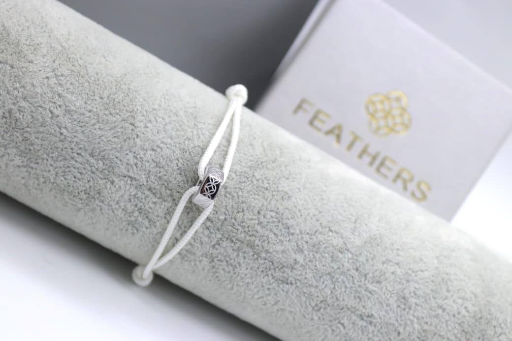 Feathers Bracelet 

55 dhs❣️

Zain33
♥️♥️♥️