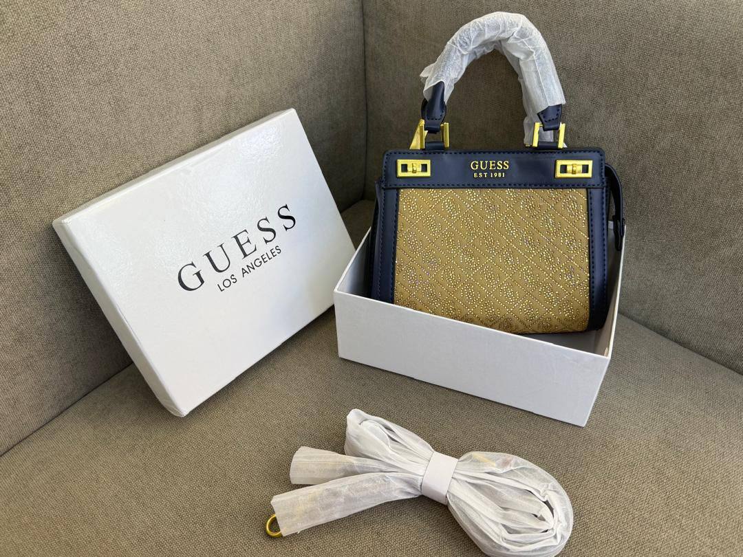 Guess
100 dhs✅
Good-quality 

with box
🎁🎁🎁

Zain35
♥️♥️♥️